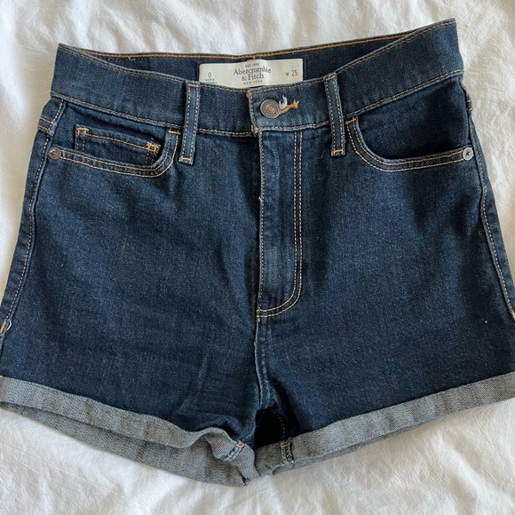 Abercrombie & Fitch denim shorts - Picture 2 of 2
